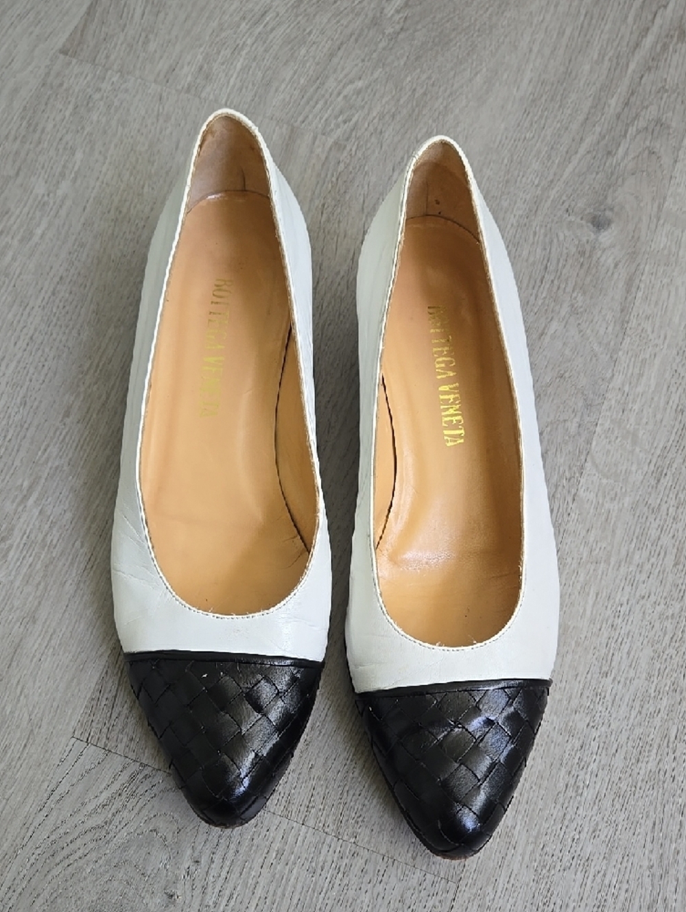 Bottega Veneta Two-Tone White Leather Heels with Black Woven Toe Size 7½ - Picture 14 of 17
